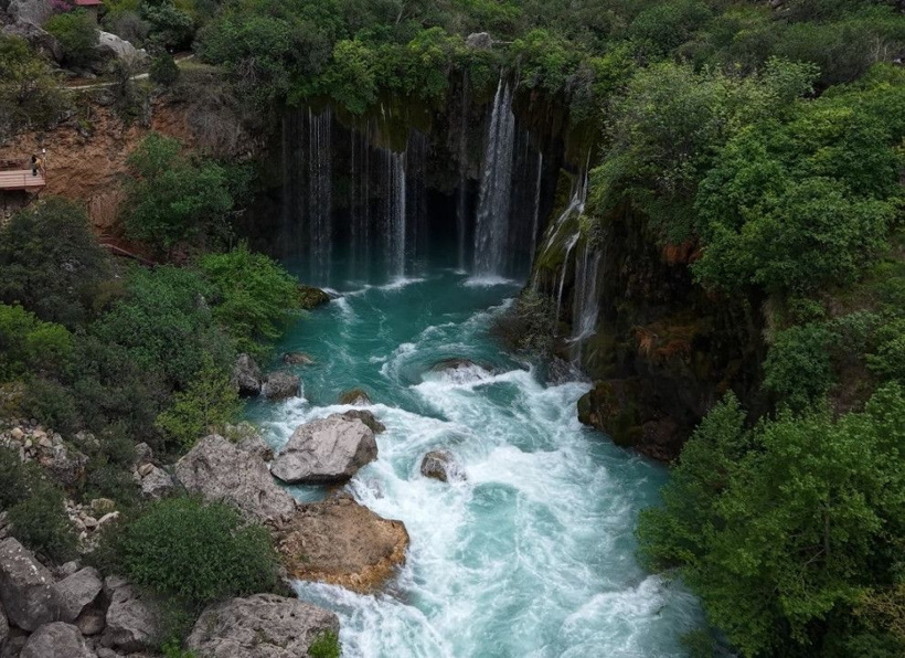 Türkiye'nin 110 milyon yıllık şelalesi 30 metreden turkuaz göle akıyor - Fotoğraf: 8