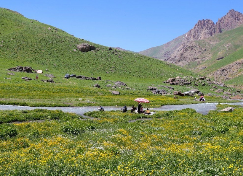 Bir tarafı cennet, öbür tarafı cehennem: Burada dört mevsim aynı anda yaşanıyor - Fotoğraf: 7