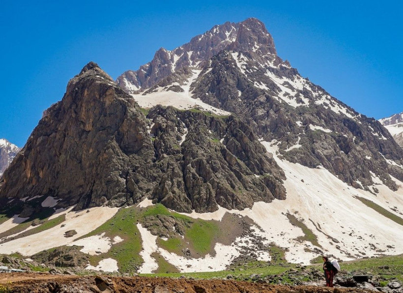 Bir tarafı cennet, öbür tarafı cehennem: Burada dört mevsim aynı anda yaşanıyor - Fotoğraf: 9