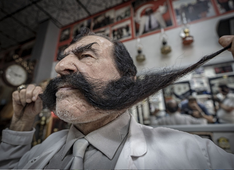 Horasanlı Pala'nın bıyıkları 1,5 metreye ulaştı: 70 yıldır kesmiyor, sırrını kimseye söylemiyor - Fotoğraf: 10