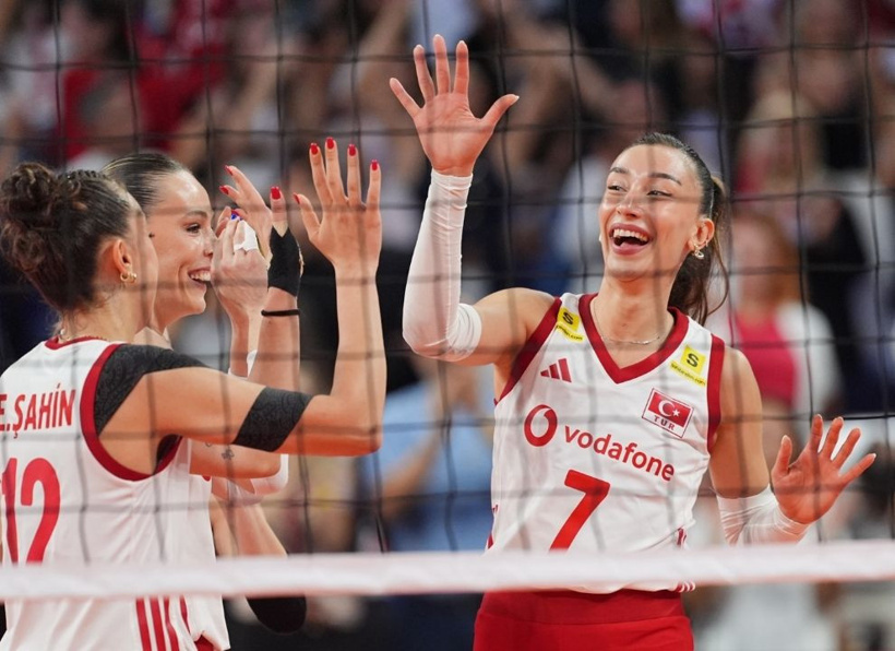 Atatürk'ün Kızları kim tutar sizi! Sırbistan'ı deviren Sultanlar adını finale yazdırdı! - Fotoğraf: 3