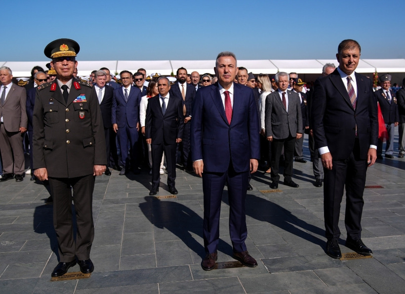 Kurtuluşun 104'üncü yılında zafer coşkusu İzmir sokaklarında! - Fotoğraf: 11