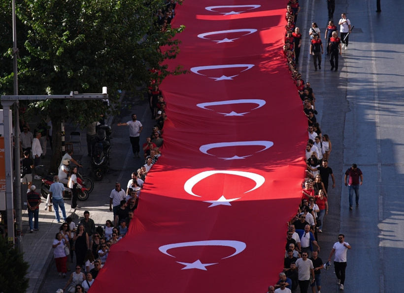 Kurtuluşun 104'üncü yılında zafer coşkusu İzmir sokaklarında! - Fotoğraf: 6