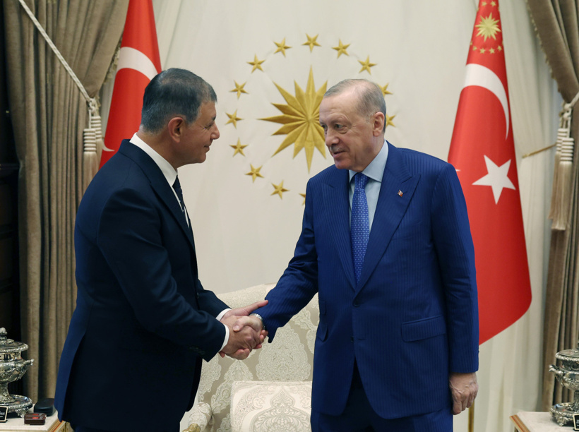 Son Dakika | Saray'da dikkat çeken ziyaret: Cemil Tugay ile Erdoğan bir araya geldi - Resim : 1