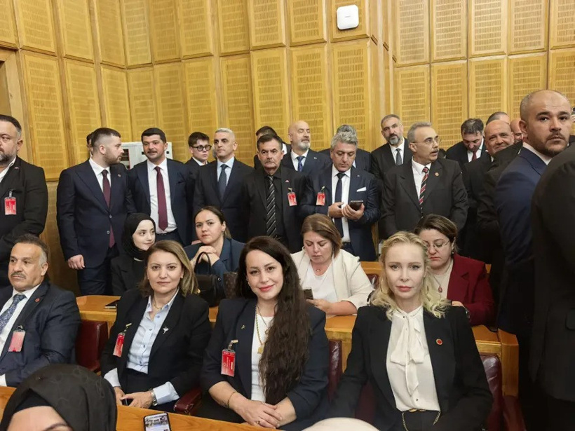 İbrahim Tatlıses'in eski eşi MHP'ye katıldı - Resim : 3