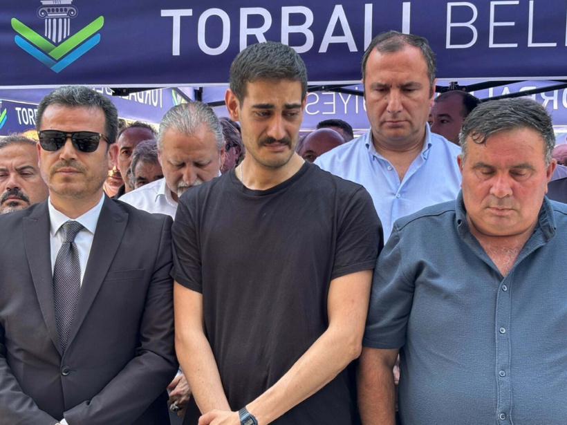 Irmak öğretmen memleketinde son yolculuğuna uğurlandı! Gözyaşları sel oldu - Resim : 5