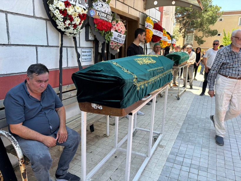 Irmak öğretmen memleketinde son yolculuğuna uğurlandı! Gözyaşları sel oldu - Resim : 1