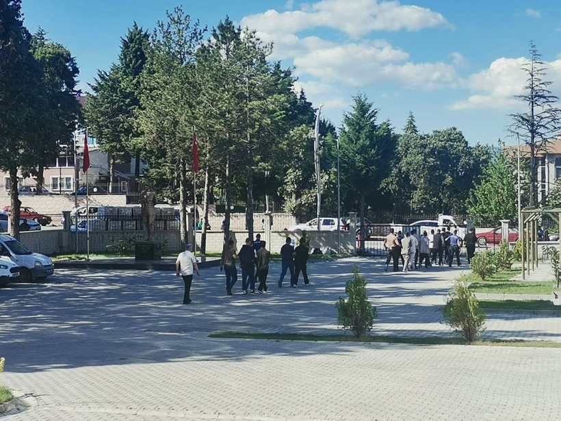 14 yaşındaki kız çocuğuna cinsel istismar soruşturmasında 8 gözaltı, 6 tutuklama! - Resim : 1