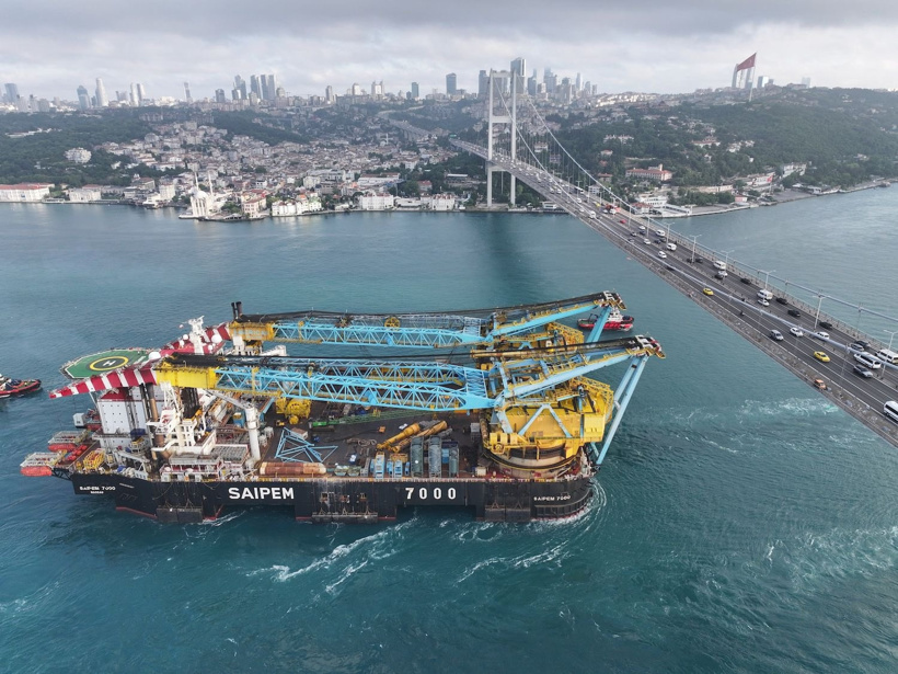 117 bin ton 135 metro boyu ile İstanbul Boğazı trafiğini durdurdu! Görenler gözlerine inanamadı - Resim : 2