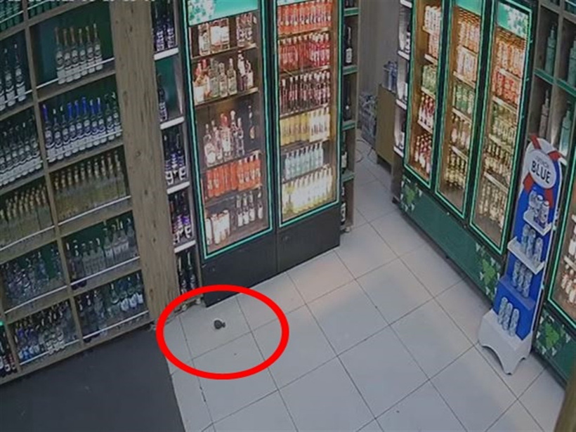Diyarbakır'da markete el bombası attı! - Resim : 2