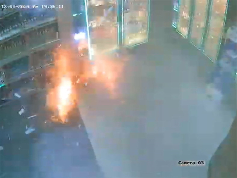 Diyarbakır'da markete el bombası attı! - Resim : 3