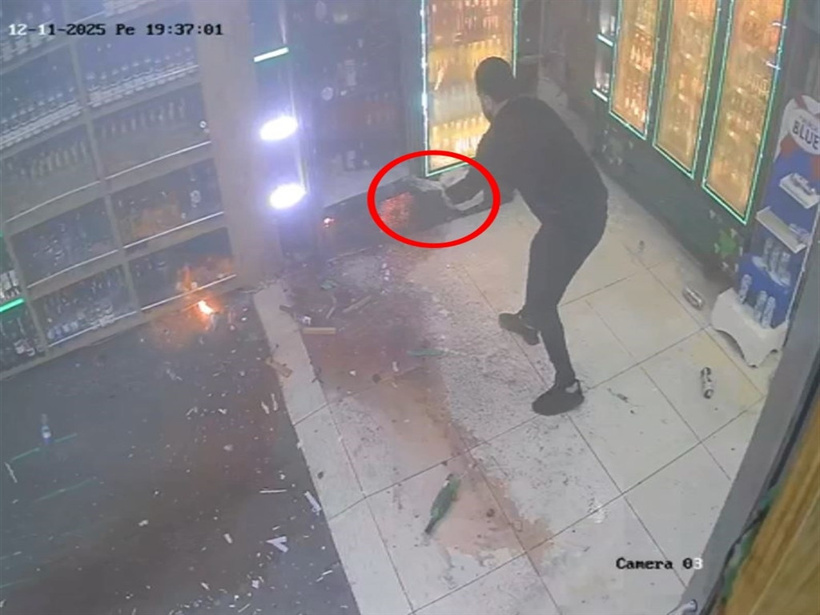 Diyarbakır'da markete el bombası attı! - Resim : 4