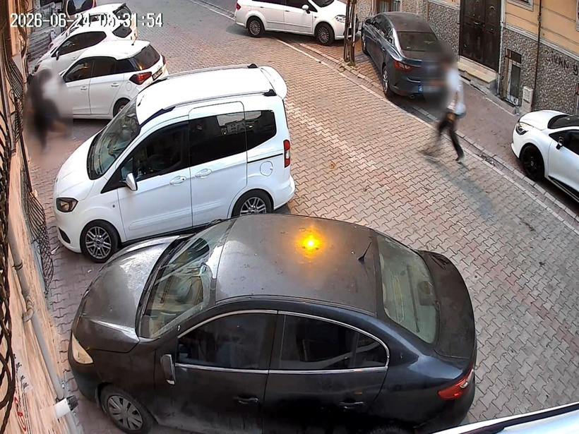 Esenyurt'taki kanlı pusunun görüntüleri ortaya çıktı: Yerde yatarken 3 el daha ateş etti - Resim : 2