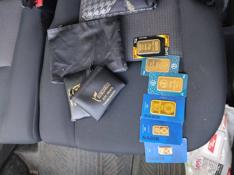 Temizlik işçisi bulduğu 3,5 milyon liralık altın dolu çantayı polise teslim etti - Resim : 2