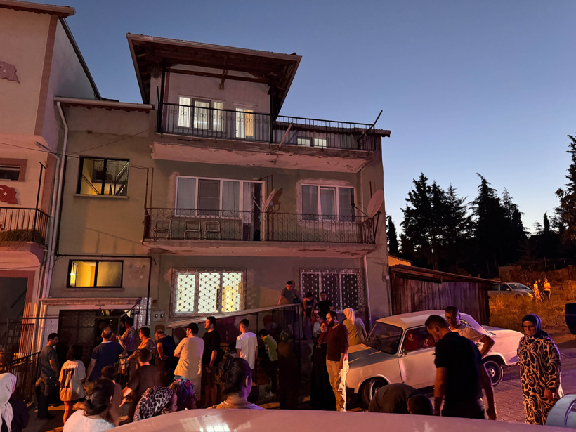 Dut toplarken çatıdan düşen adam hayatını kaybetti - Resim : 1