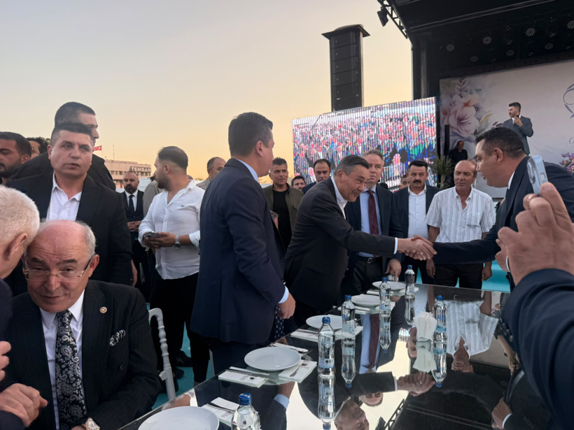 Devlet Bahçeli nikah şahidi oldu: Melih Gökçek de oradaydı - Resim : 3