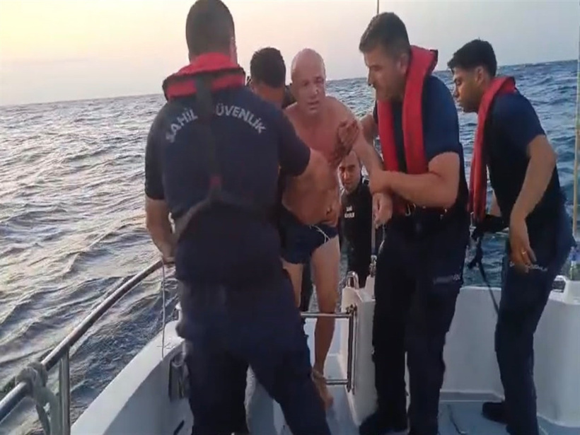 Denizde 5 saatlik can pazarı! SUP board ile sürüklenen baba ve kızı ölümden döndü - Resim : 2