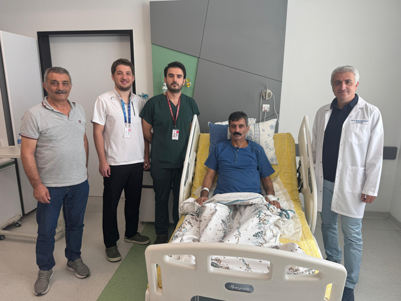 6 yıl boyunca doktora gitmedi: Ameliyat masasında 2 buçuk kiloluk kitle çıktı! - Resim : 2