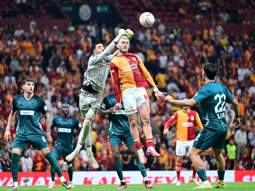 Galatasaray maçındaki kural dışı müdahale: Trio'da açıklandı - Fotoğraf: 8