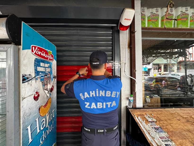Tarihi geçmiş ürün satan marketlere 3 gün kilit vuruldu - Resim : 1