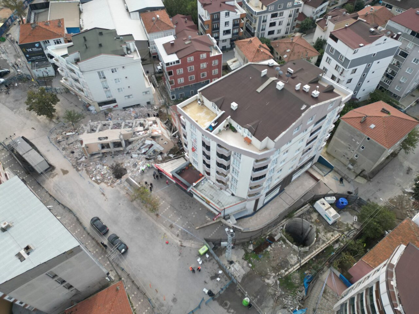 gebzede-yikilan-binanin-yakinindaki-12-992363-294458.jpg