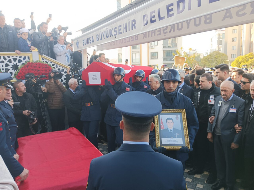 dusen-ucakta-sehit-olan-2-askerin-cenaze-1015568-301305.jpg