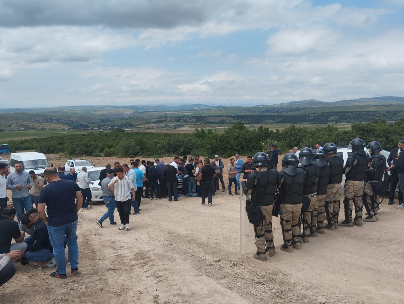 Yozgat'ta madencilerden eylem! '4 aydır maaş alamıyoruz' diyen işçiler üretimi durdurdu - Resim : 2
