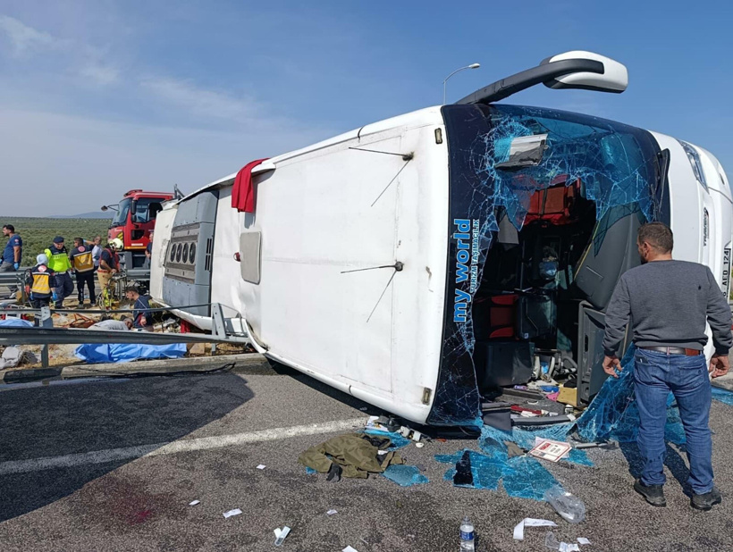 Manisa'daki katliam gibi kazada tur şirketinden pişkin savunma: Suçu şoföre yıktılar! - Resim : 1