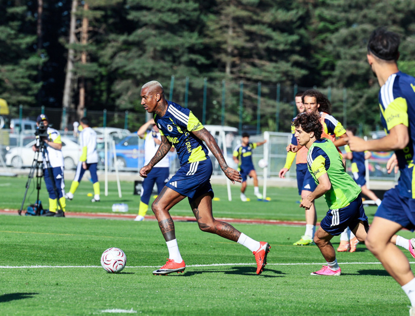 Fenerbahçe'yi sarsan gelişme: Gelir gelmez sakatlandı - Resim : 1