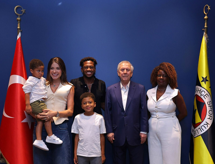 Fenerbahçe taraftarı tepki göstermişti: Aziz Yıldırım izin vermedi - Fotoğraf: 6