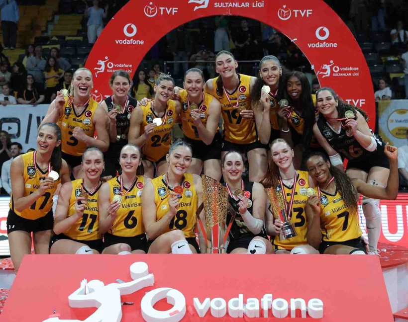 VakıfBank resmen açıkladı: Zehra Güneş ve Cansu Özbay kararı - Fotoğraf: 2