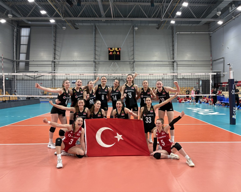 Harikasınız kızlar! Millilerimiz Avrupa Şampiyonası'nda namağlup finale çıktı - Resim : 1