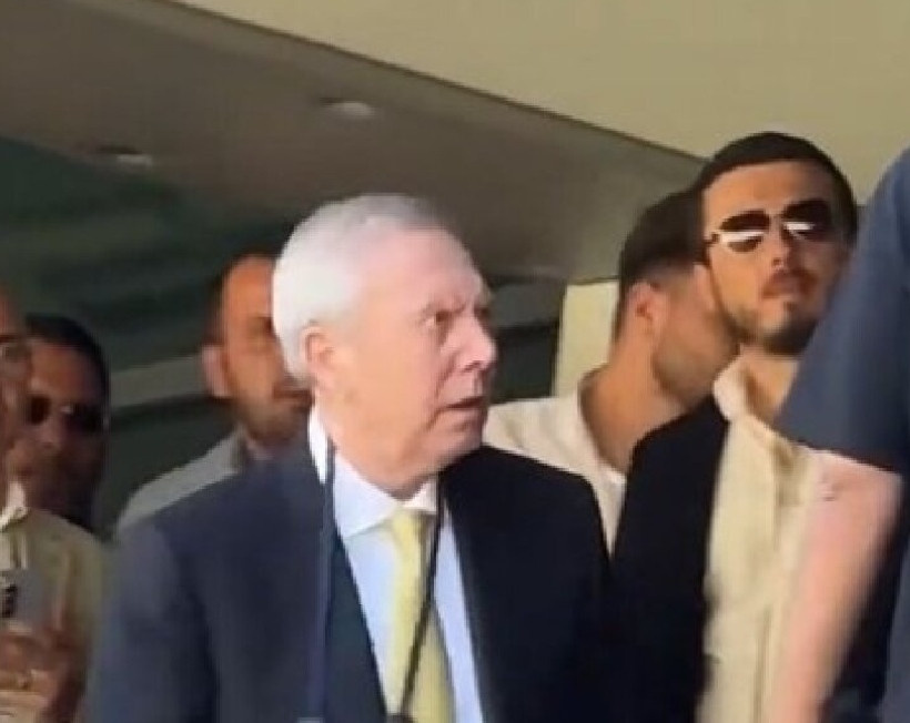 Son Dakika | Fenerbahçe kongresinde yine kavga çıktı: Aziz Yıldırım güçlükle ayrıldı - Resim : 1