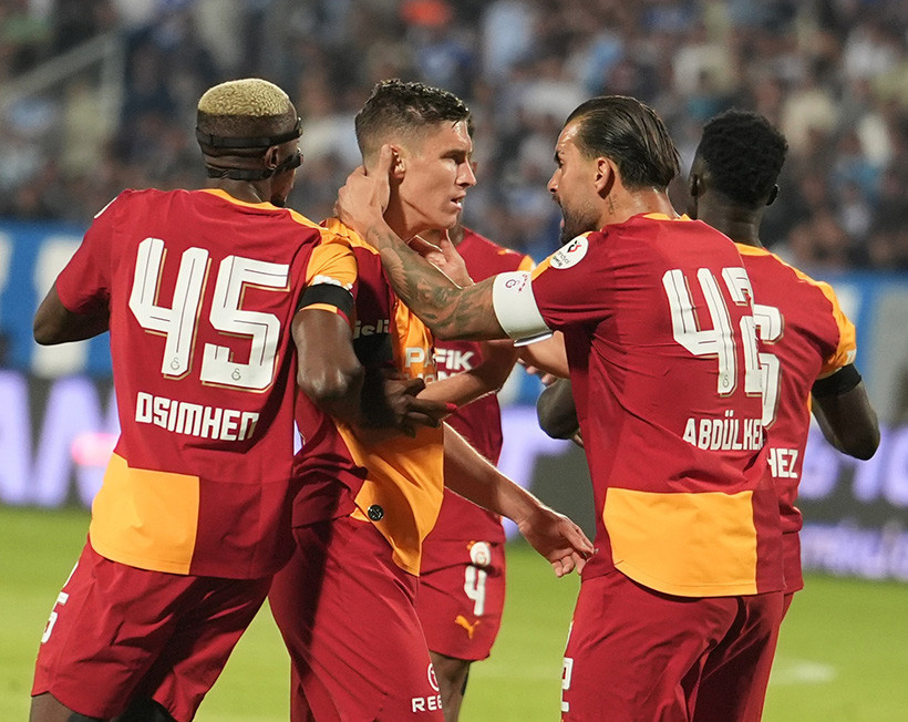 Galatasaray deplasmanda Erzurumspor'u farklı geçti: Yeni sezonun ilk galibiyeti geldi - Resim : 1