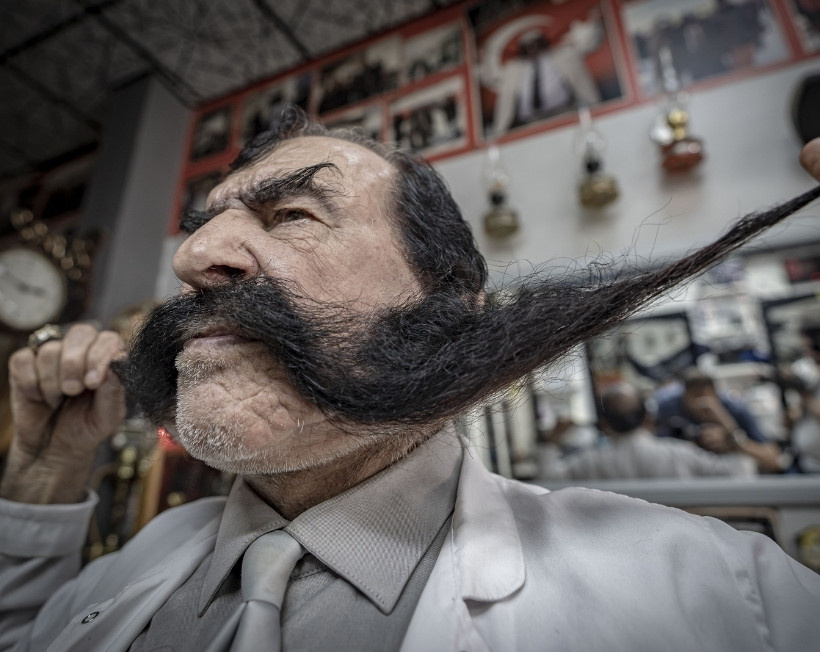 Horasanlı Pala'nın bıyıkları 1,5 metreye ulaştı: 70 yıldır kesmiyor, sırrını kimseye söylemiyor