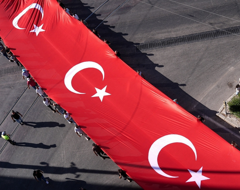Kurtuluşun 104'üncü yılında zafer coşkusu İzmir sokaklarında!