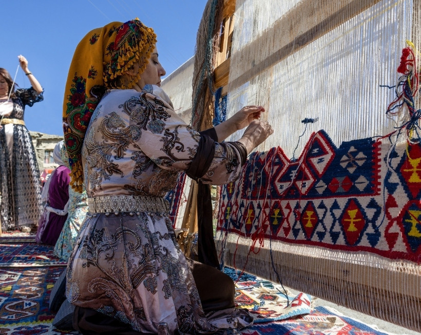Yayladan tarihi motiflere: Geleneksel yöntemlerle Van'da ilmek ilmek işleniyor