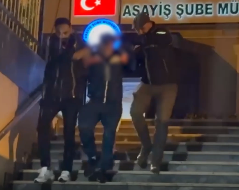 20 yıl hapis cezası bulunan firari saklandığı evde yakalandı - Resim : 1