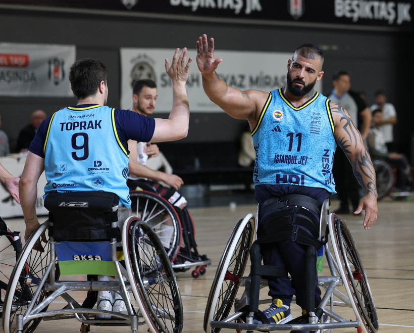Beşiktaş'ı yenen Fenerbahçe şampiyon oldu - Resim : 2