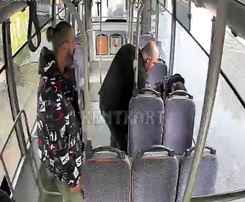 Edirne'de şoförler epilepsi nöbeti geçiren için seferber oldular! O anlar kameraya yansıdı - Resim : 3