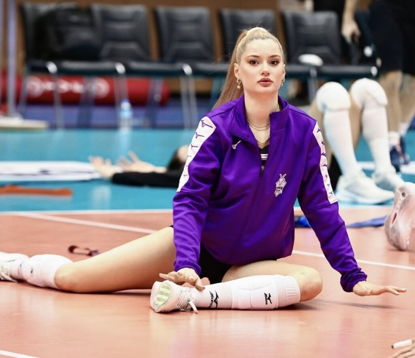 Kim tutar Hilal'i: Daha 24 yaşında bu 10 oldu - Fotoğraf: 6