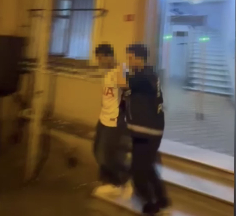 Galata'da 'fırça' taktiği bu kez sökmedi: Parayı verirken araya girdiler! - Resim : 2