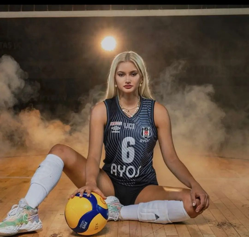 Kim tutar Hilal'i: Daha 24 yaşında bu 10 oldu - Fotoğraf: 3