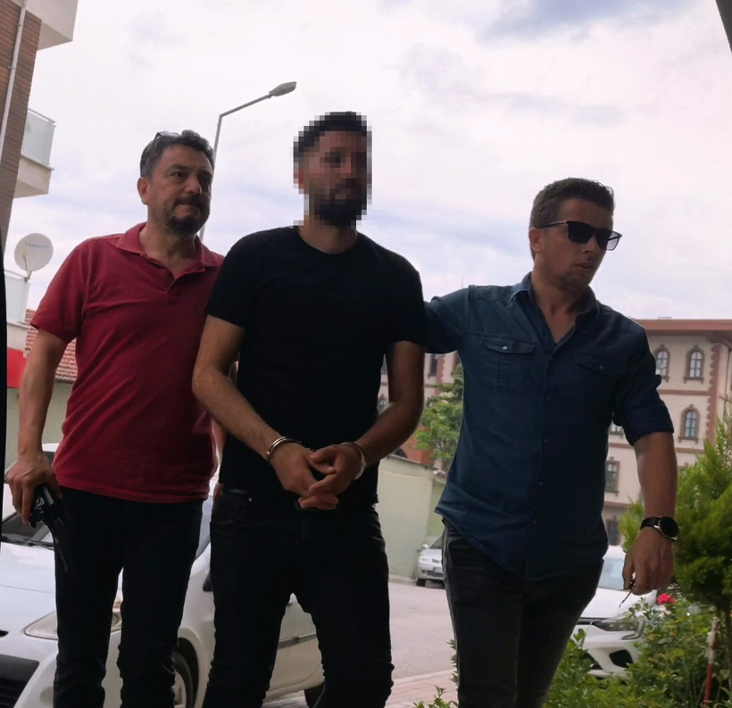 Bursa'da enişte dehşeti: Sokak ortasında 7 kez bıçakladı! - Resim : 1