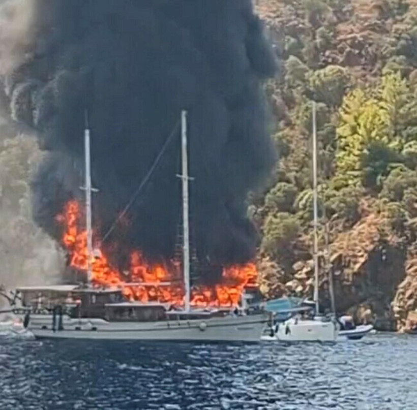 Son dakika | Fethiye'de 115 kişinin içindeki tekne alev alev yandı - Resim : 1