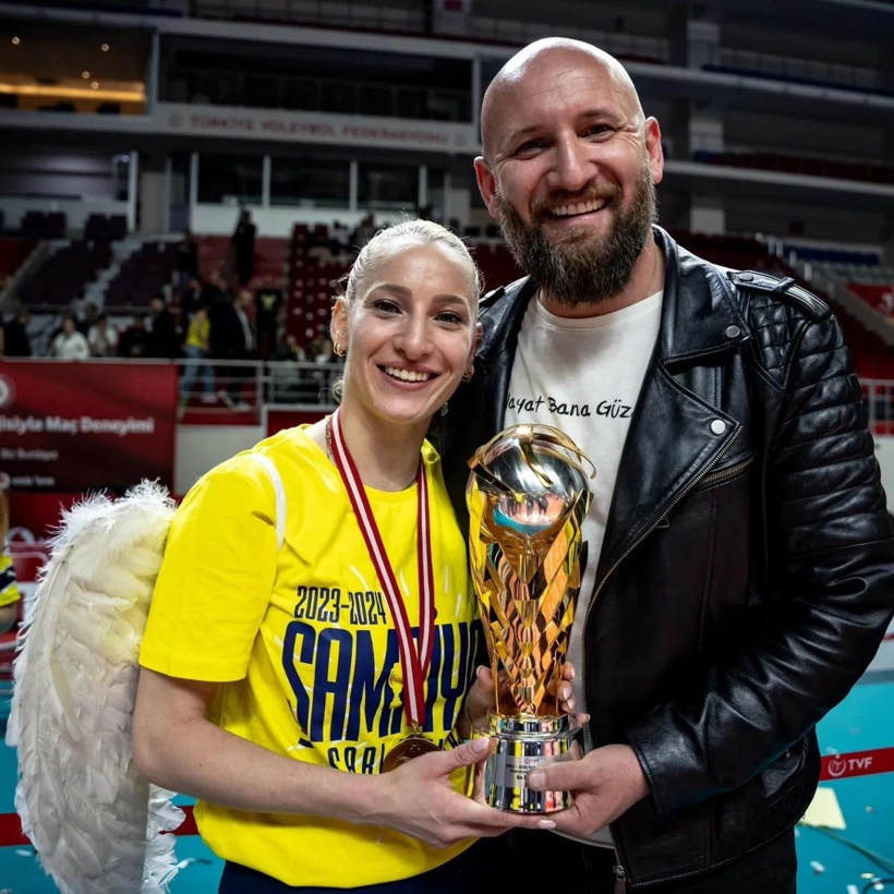 Gizem Örge'nin "Gizemli" hiyakesi: Daha 14'ündeydi halıyla gitti - Fotoğraf: 2