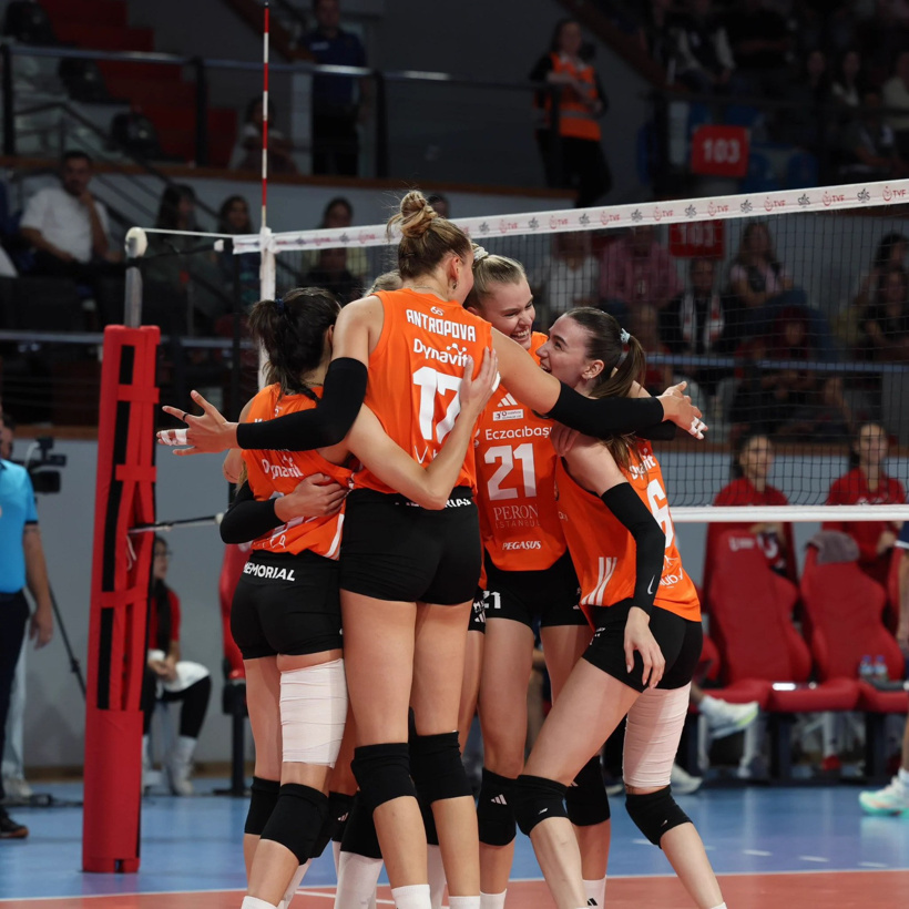 Zehra Güneş'in 16 yaşındaki 1.96'lık veliahtı nefes kesti: Ezel Balık İzmir'den geçti - Fotoğraf: 5