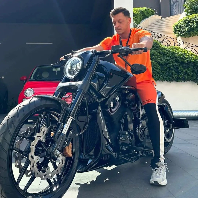 Mesut Özil fiyatını belirledi: 2 milyon 750 bin lira - Fotoğraf: 6