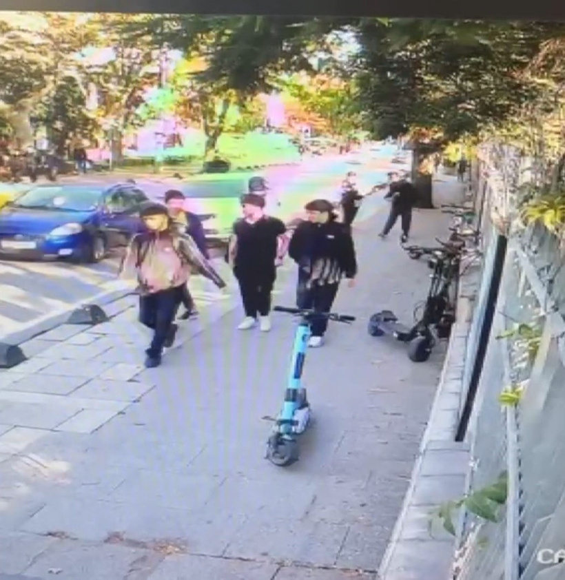 Üsküdar'da araç okul önündeki liselileri ezdi: Öğrenciler hastaneye kaldırıldı - Resim : 2