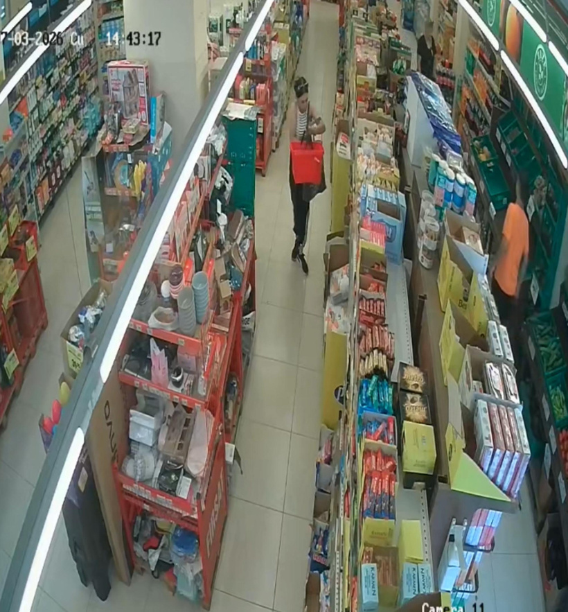 Marketten bebek maması çalan iki kadın tutuklandı - Resim : 1